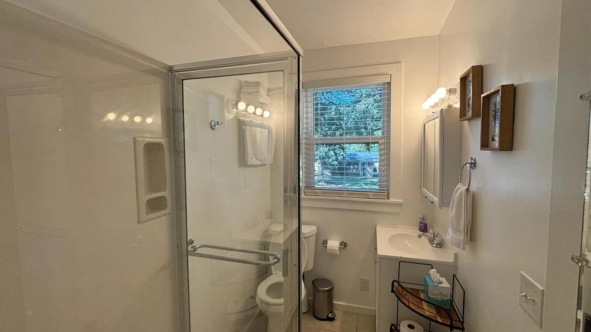 Newly Renovated Duplex, Upper Unit, 4Th Row From The Beach Hilton Head Island