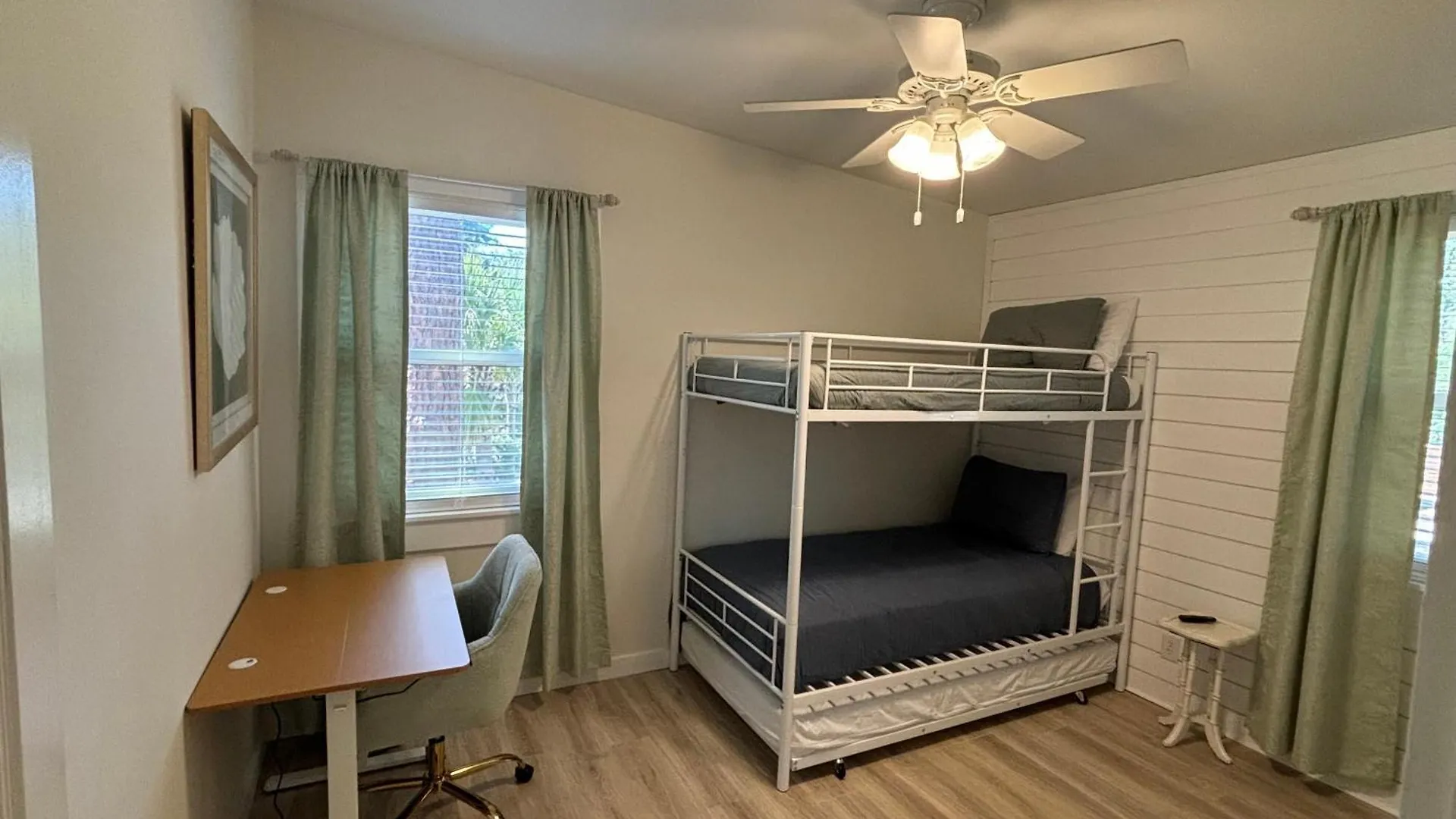 Newly Renovated Duplex, Upper Unit, 4Th Row From The Beach Hilton Head Island 0*,  United States